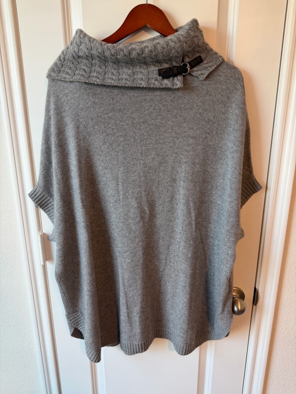 ⚡️Nordstrom 100% Cashmere Grey Cable Collar Poncho Sweater